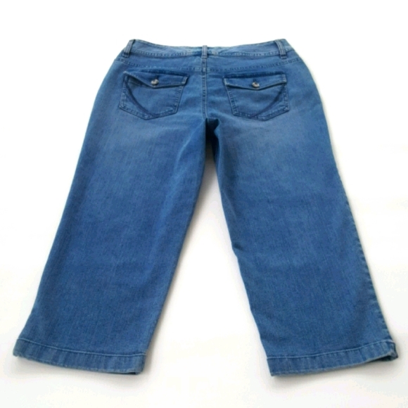 SONOMA LIFE + STYLE ♡ Super-Sweet Denim Embroidered Blue Jean Capris 10 - Picture 8 of 13